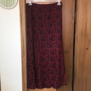 Maxi skirt - Intricate red lace over black lining.